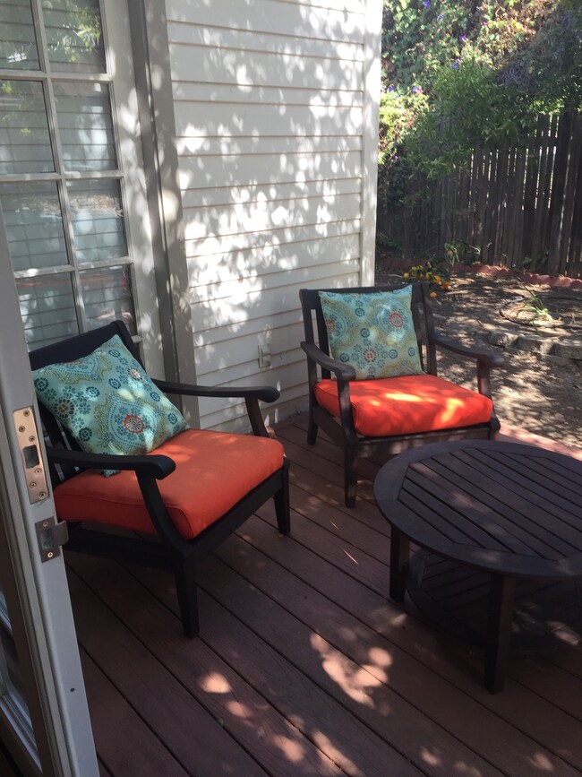 Back yard deck nice place to study - 2050 Hope Street