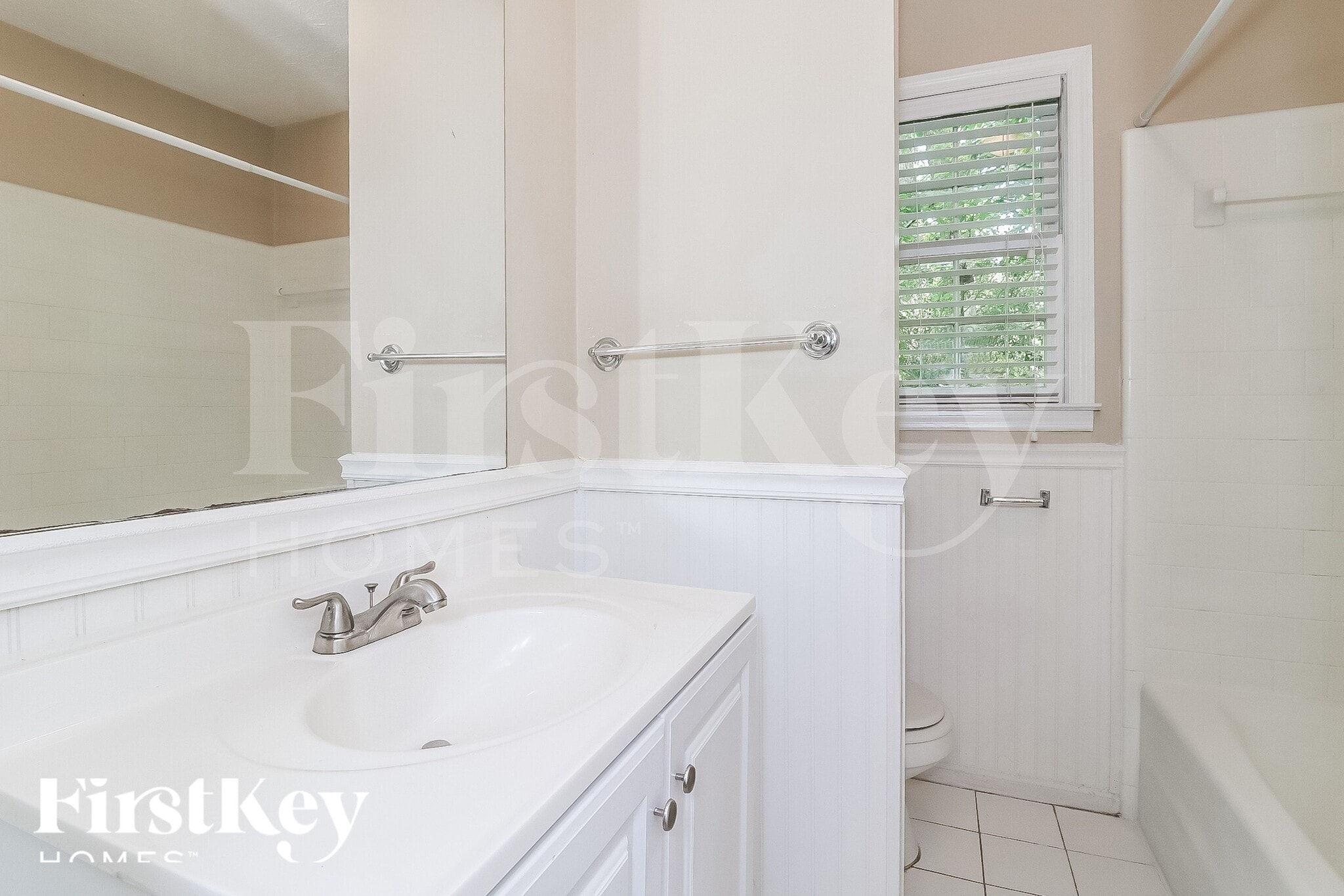 Building Photo - 3082 Lake Ranch Dr