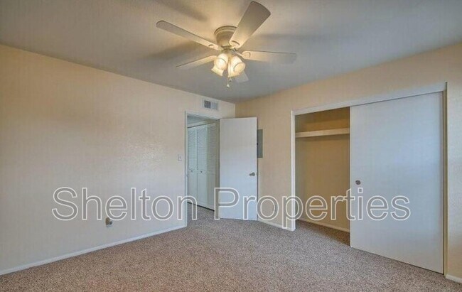 Building Photo - 4523 E Camino Cir