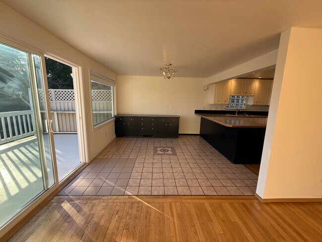 Building Photo - GOEL GUPTA