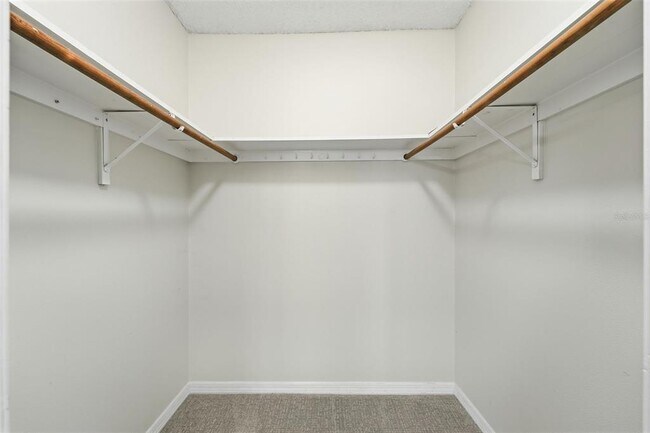 Building Photo - 525 Oak Haven Dr