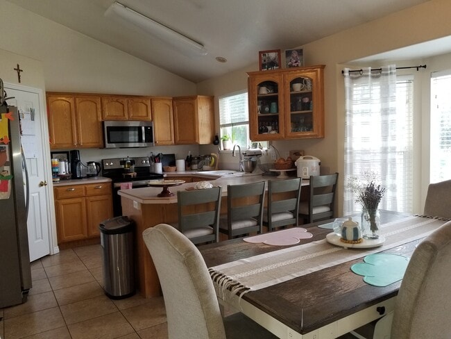 Building Photo - 2258 W 5700 S