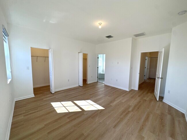 Building Photo - 11608 SW 246 Terrace