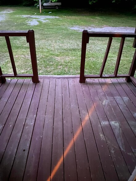 Back patio - 107 Smith Ave