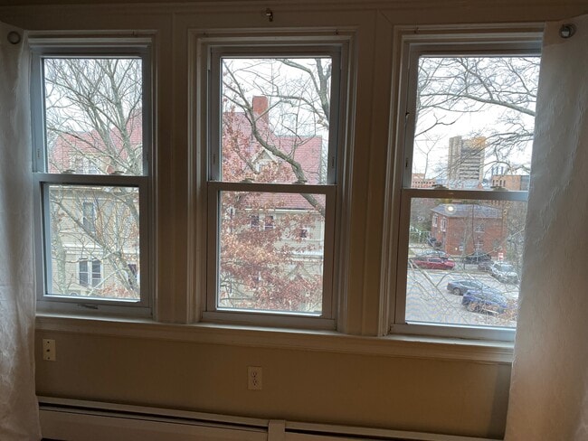 Great Views! - 273 Bowen St