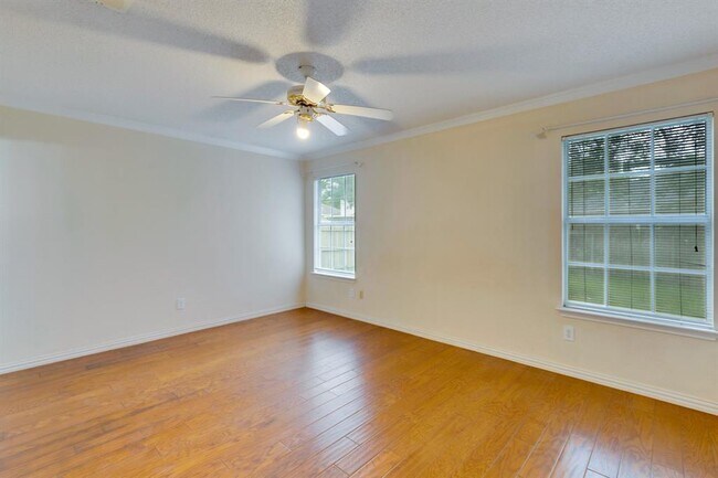 Building Photo - 1807 Timber Ridge Dr