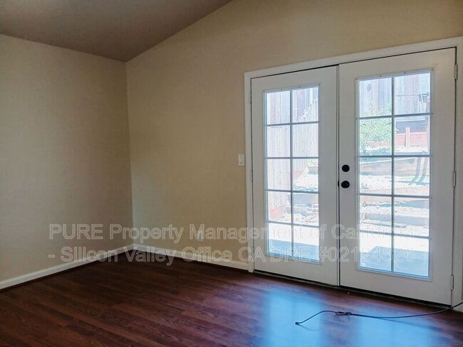 Building Photo - 5485 Soquel Dr