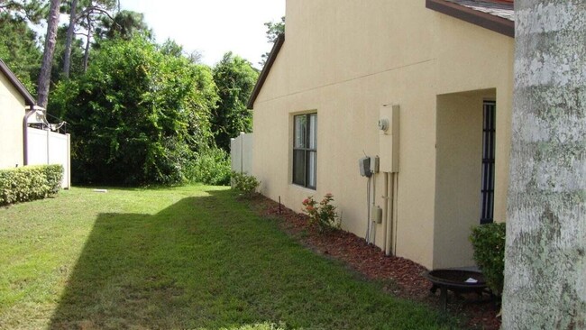 Building Photo - 655 Margie Dr