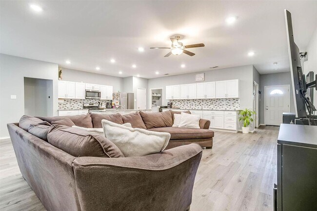 Building Photo - Great 4 Bed, 2 Bath in South Arlington- Mansfield ISD-  76001