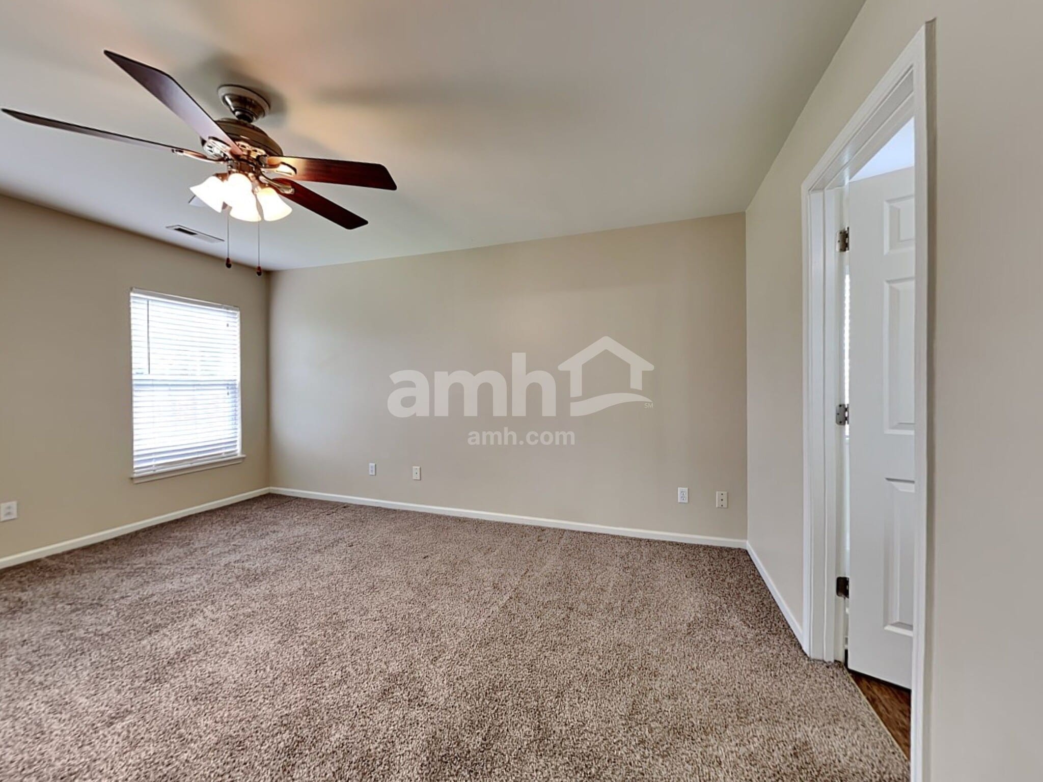 Building Photo - 4999 Ballantine Dr