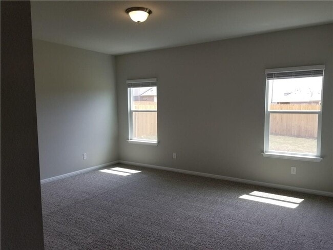 Building Photo - 2031 Port Ellen Dr