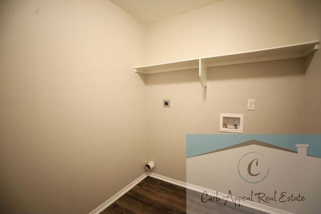 Building Photo - Beautiful 3 bed / 2 bath home with fenced back yard - Nettleton!!