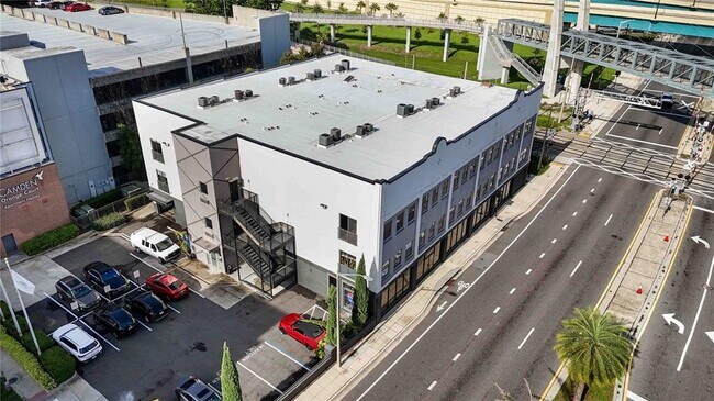 Building Photo - 62 W Colonial Dr