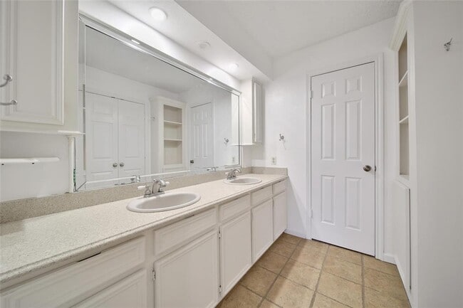 Building Photo - 9 Wind River Ct