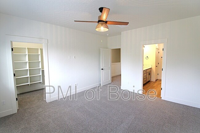 Building Photo - 123 Trifecta Ln