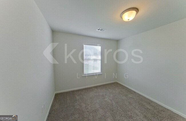 Building Photo - 132 Western Red Cedar Dr
