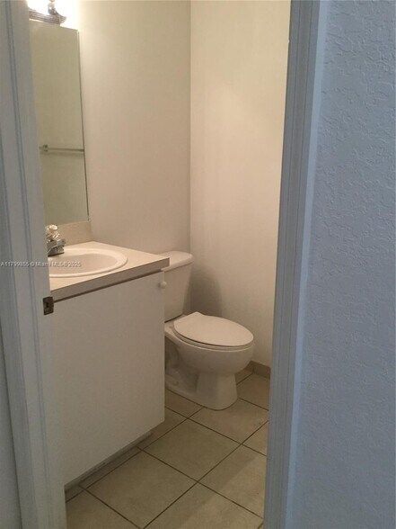 Building Photo - 3881 NW 91st Ter