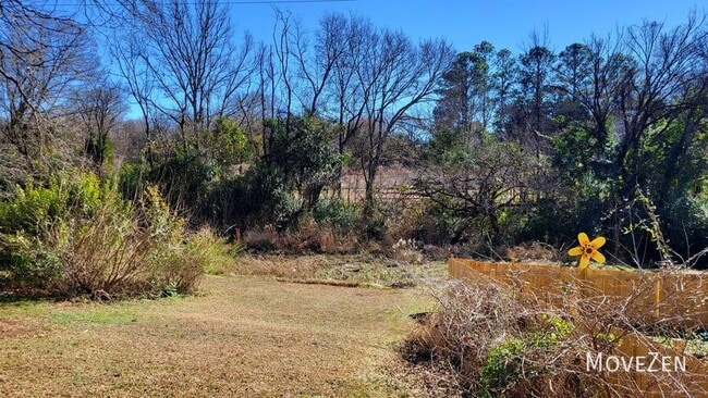 Building Photo - 333 Friendship Dr