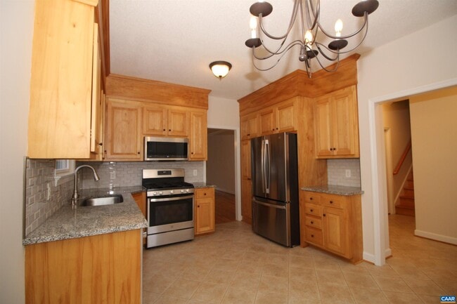 Building Photo - 121 Bryant Dr
