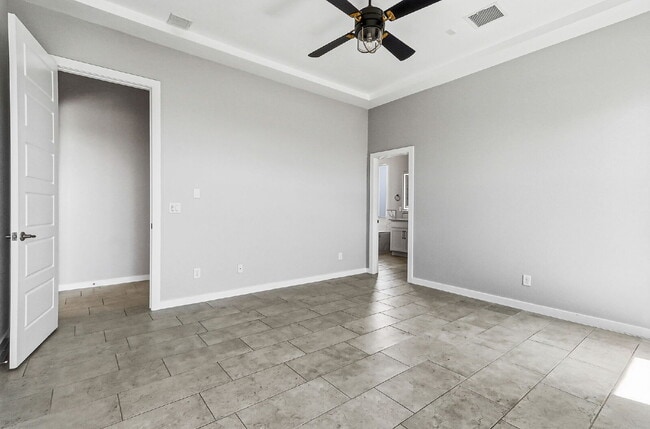 Building Photo - Modern Corner Home | 4 Bedrooms | 2.5 Bathrooms | Covered Outdoor Living