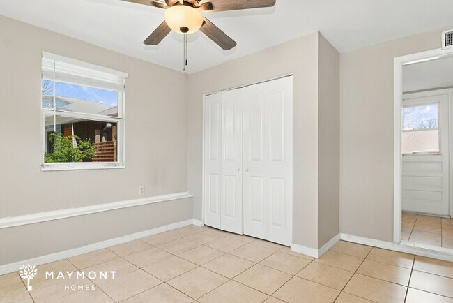Building Photo - Charming Largo Home