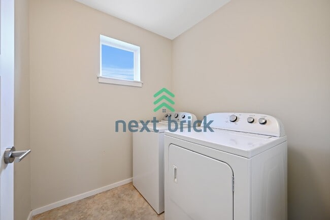 Building Photo - Spacious 3-Bedroom Lynnwood Retreat with 2230 sqft of Comfort!