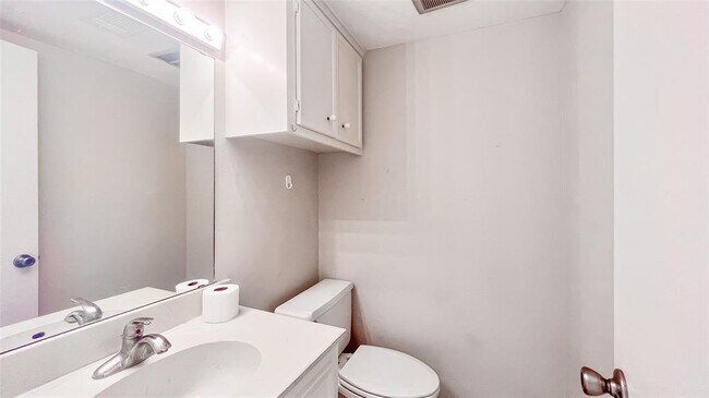 Building Photo - 13 River Creek Way