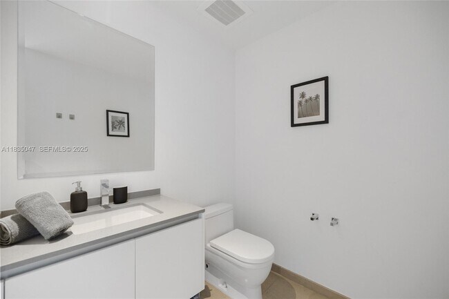 Building Photo - 88 SW 7th St