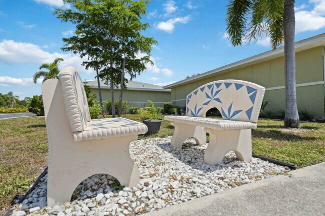 Building Photo - "Charming 2-Bed, 2-Bath Villa in Lake Shore Condominiums"