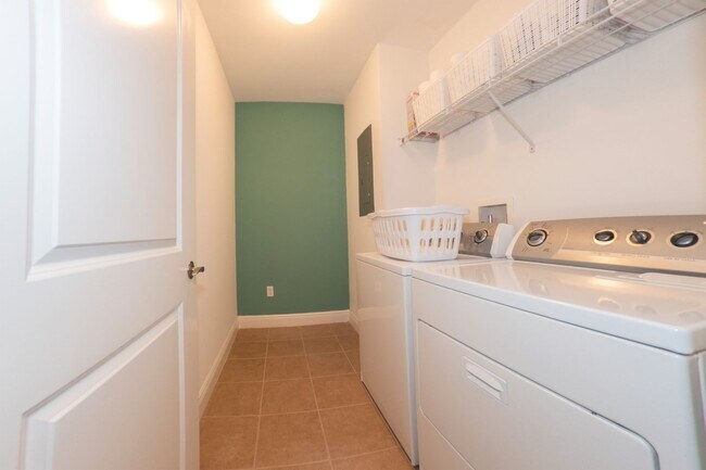 Building Photo - 8000 Via Sardina Way