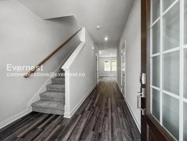 Building Photo - 2284 Robert Gwynne Dr