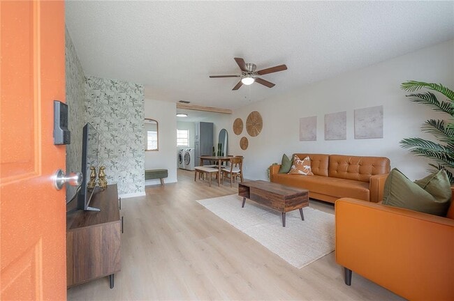 Building Photo - 6908 S MacDill Ave