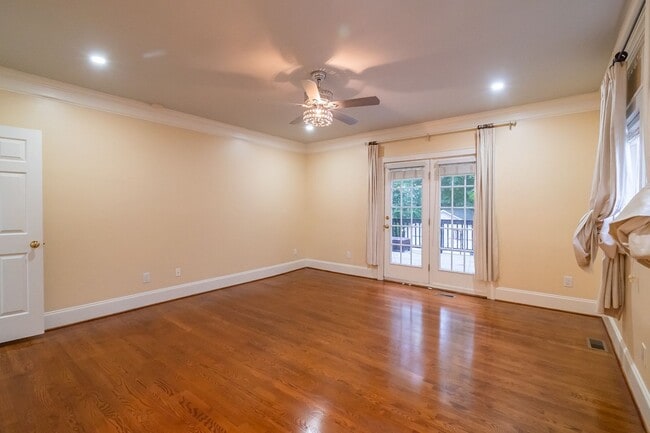 Building Photo - Spacious charmer in the heart of Dilworth ...