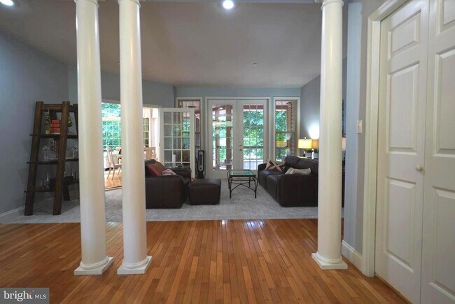 Building Photo - 15401 Jamies Way