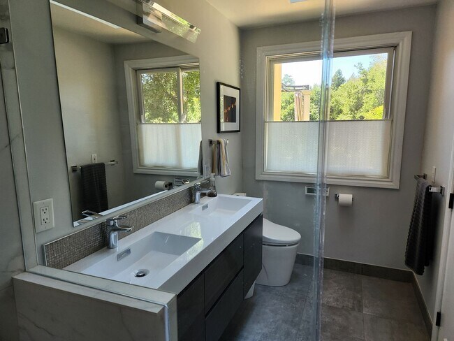 Building Photo - 25875 Estacada Way