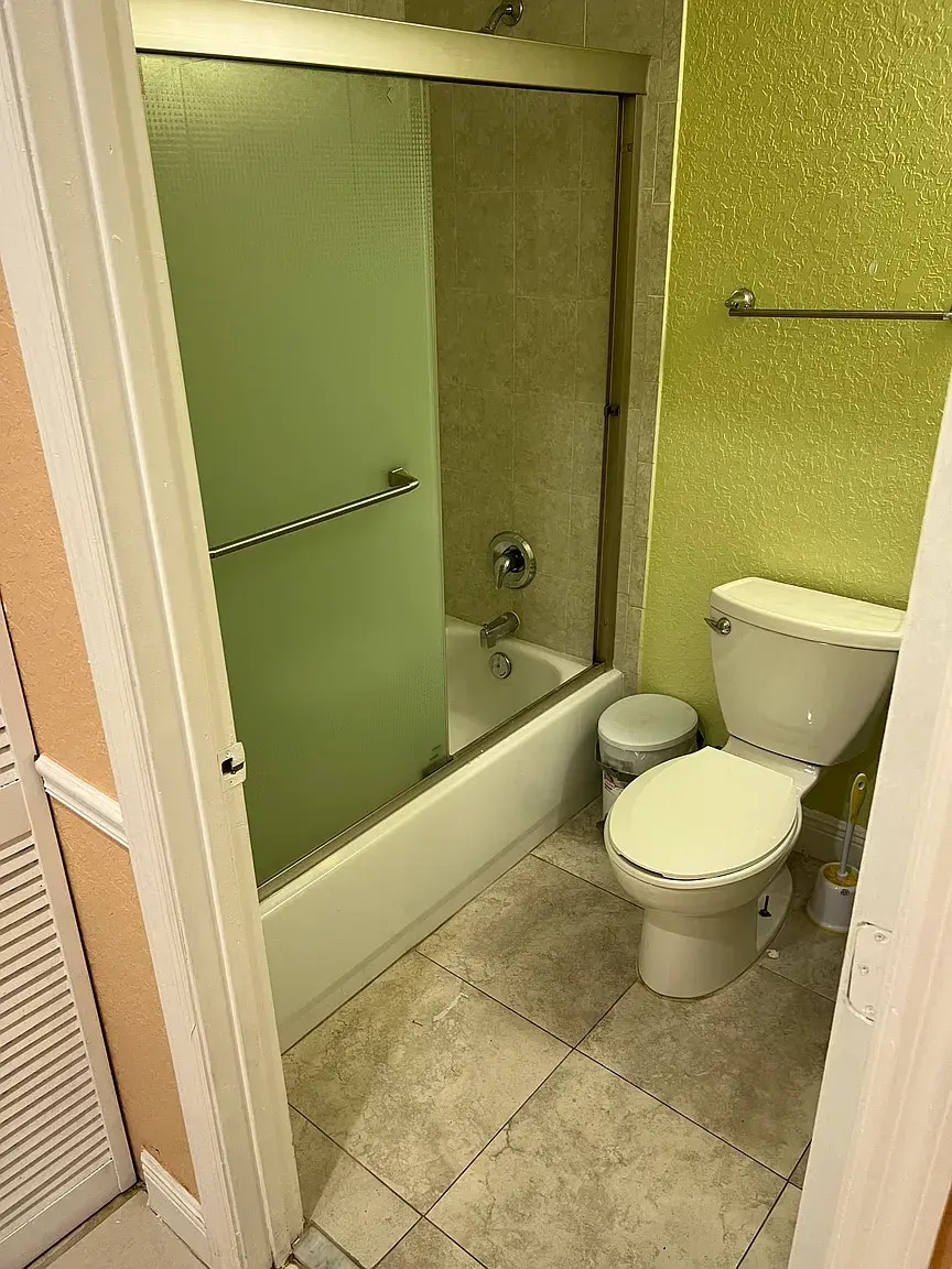 Building Photo - 813 NW 19th Ave