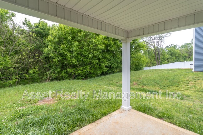 Building Photo - 1614 River Poppy Road