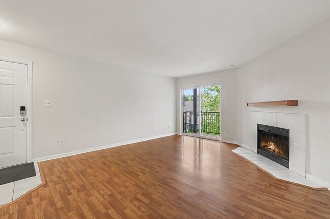 Building Photo - 13085 W Cedar Dr