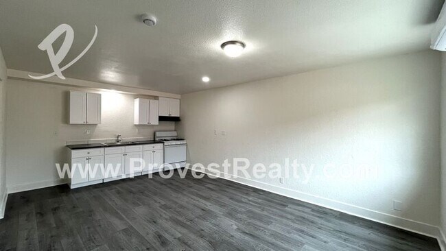 Building Photo - 11800 White Ave