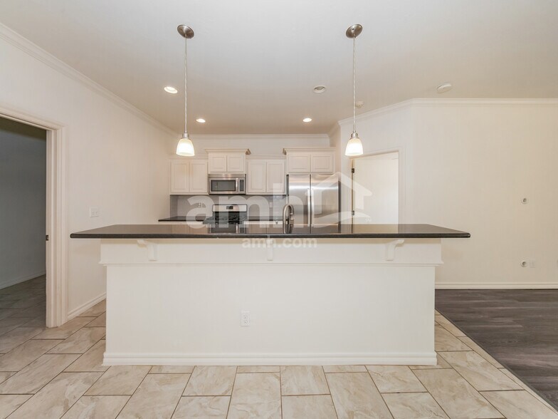 Building Photo - 4817 Limestone Dr