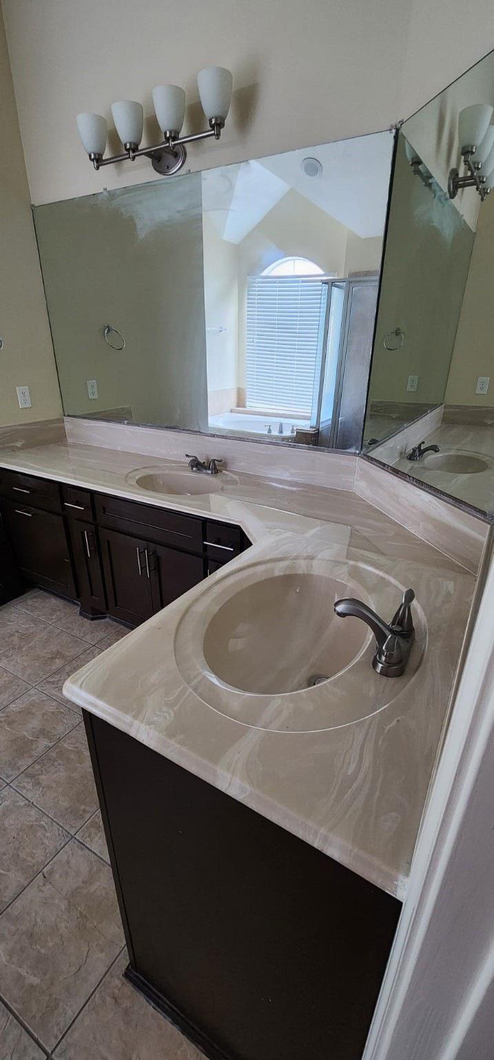 Building Photo - 503 Taskwood Dr