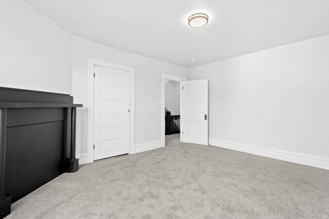 Building Photo - Stunning 5 bedroom home in Mt. Washington available June 1!