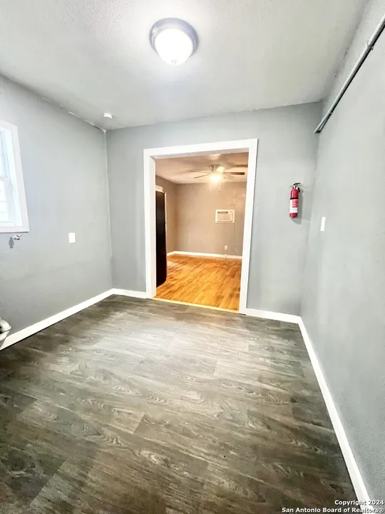 Building Photo - 311 Glamis Ave