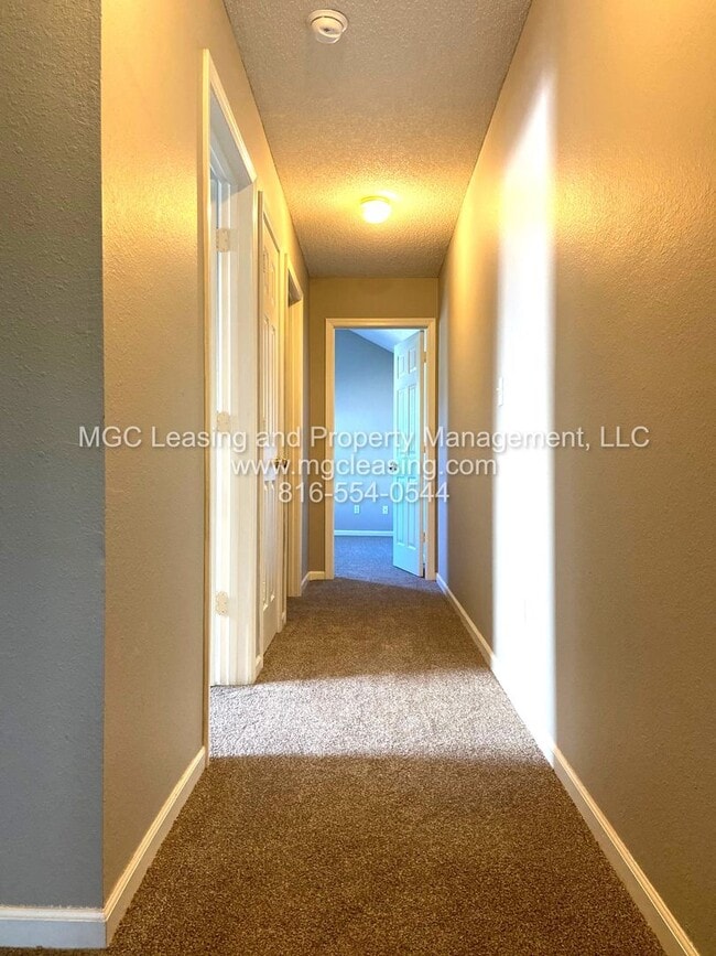Building Photo - 943 Mulberry St
