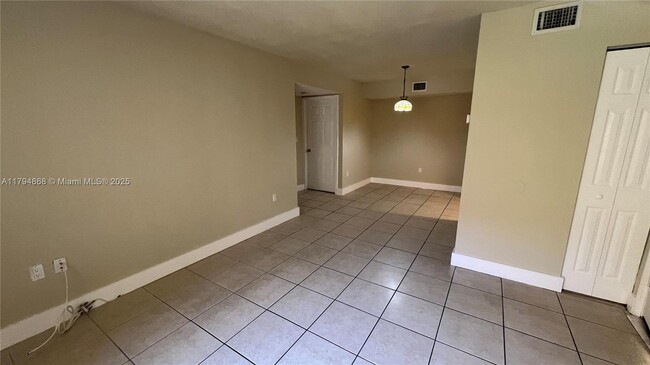 Building Photo - 686 NW 114th Ave