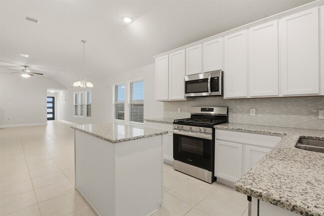 Building Photo - 40704 Guillemont Ln