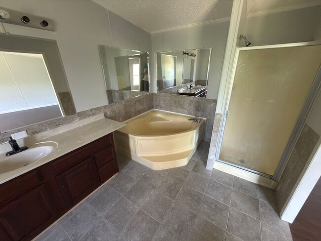 Building Photo - Christiansburg, 3 BR / 2 BA Available