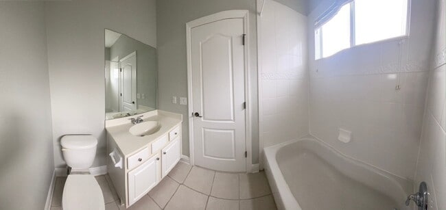 Building Photo - 8132 Vía Bella Notte