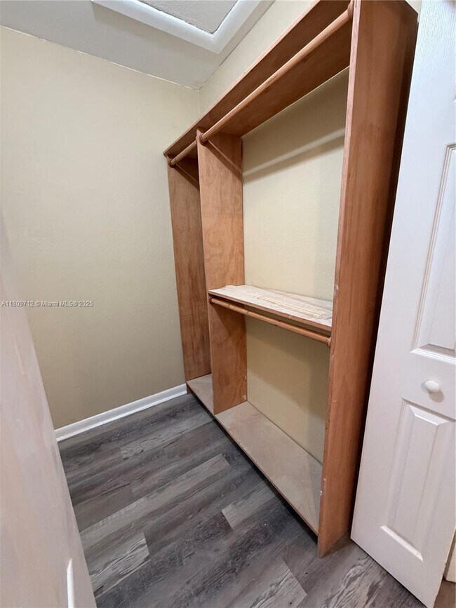 Building Photo - 3208 San Remo Cir