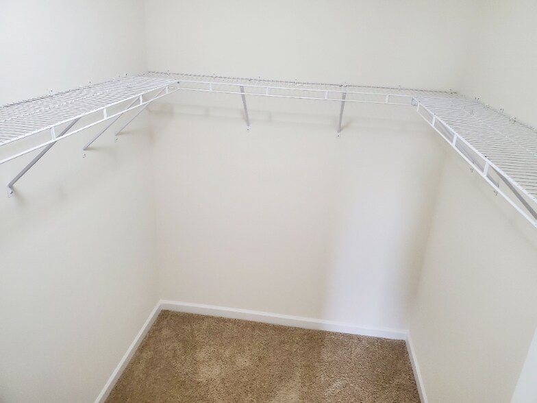 Building Photo - 814 Hillsdale Ave